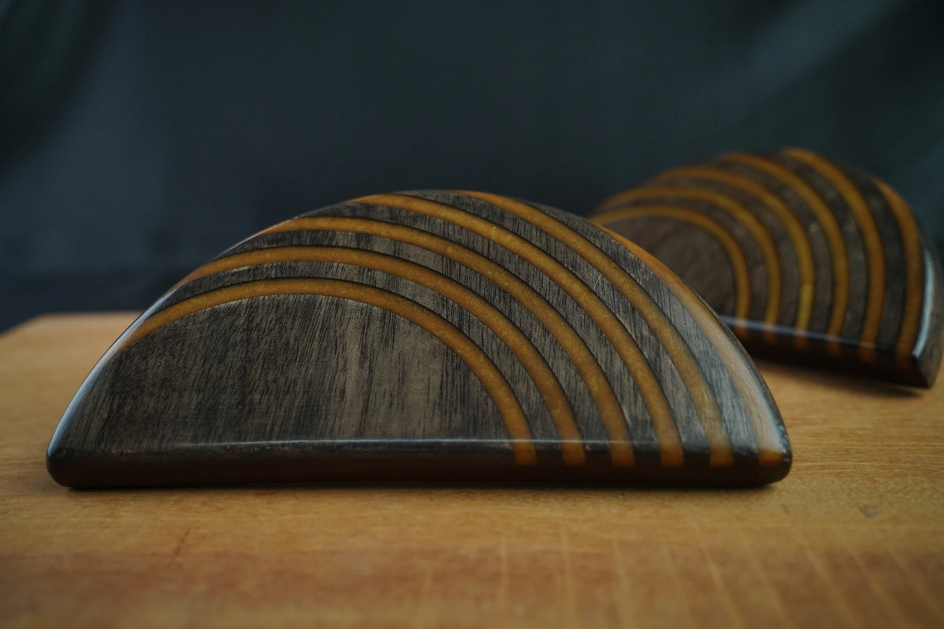 Curve (6" x 3", Silver)